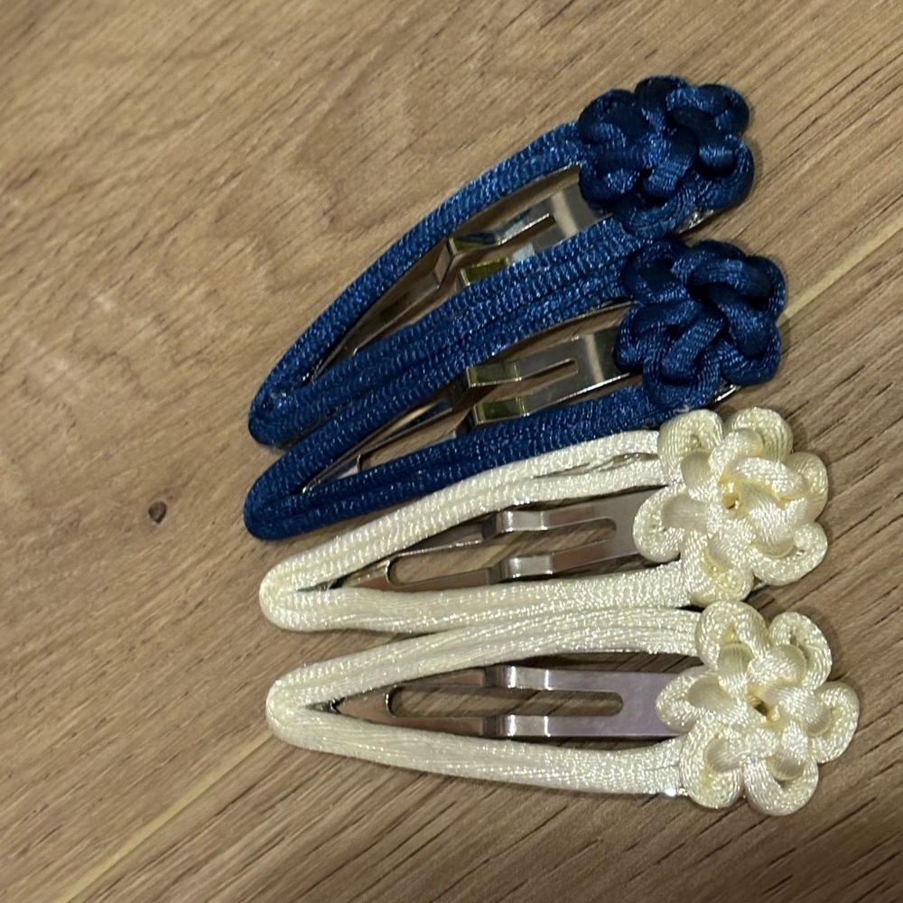 Blue and White Flower Hair Clips - Picture 2 of 4